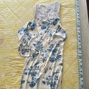 Gorgeous white and blue V. Chapman corset dress with slit in the front